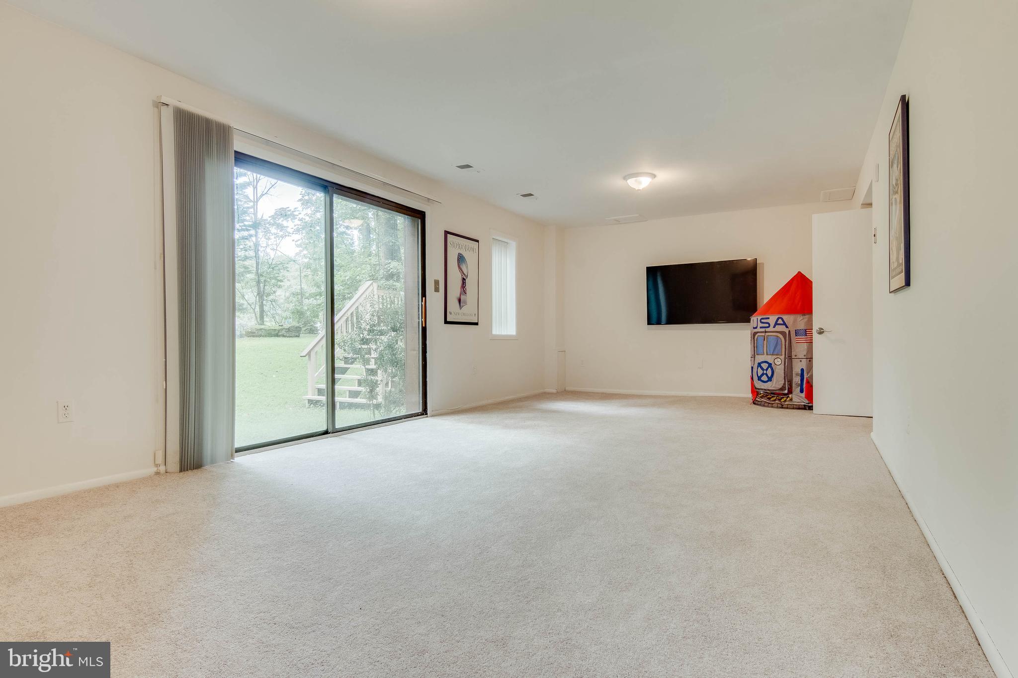 CLEMENS CROSSING - Residential