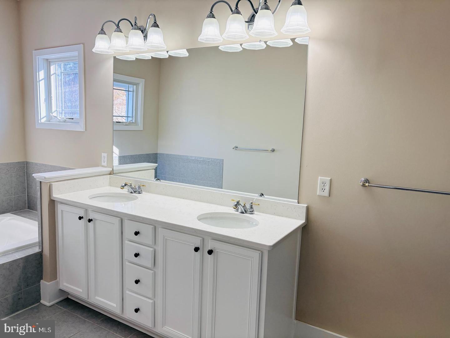 GLEN RIDDLE - Residential