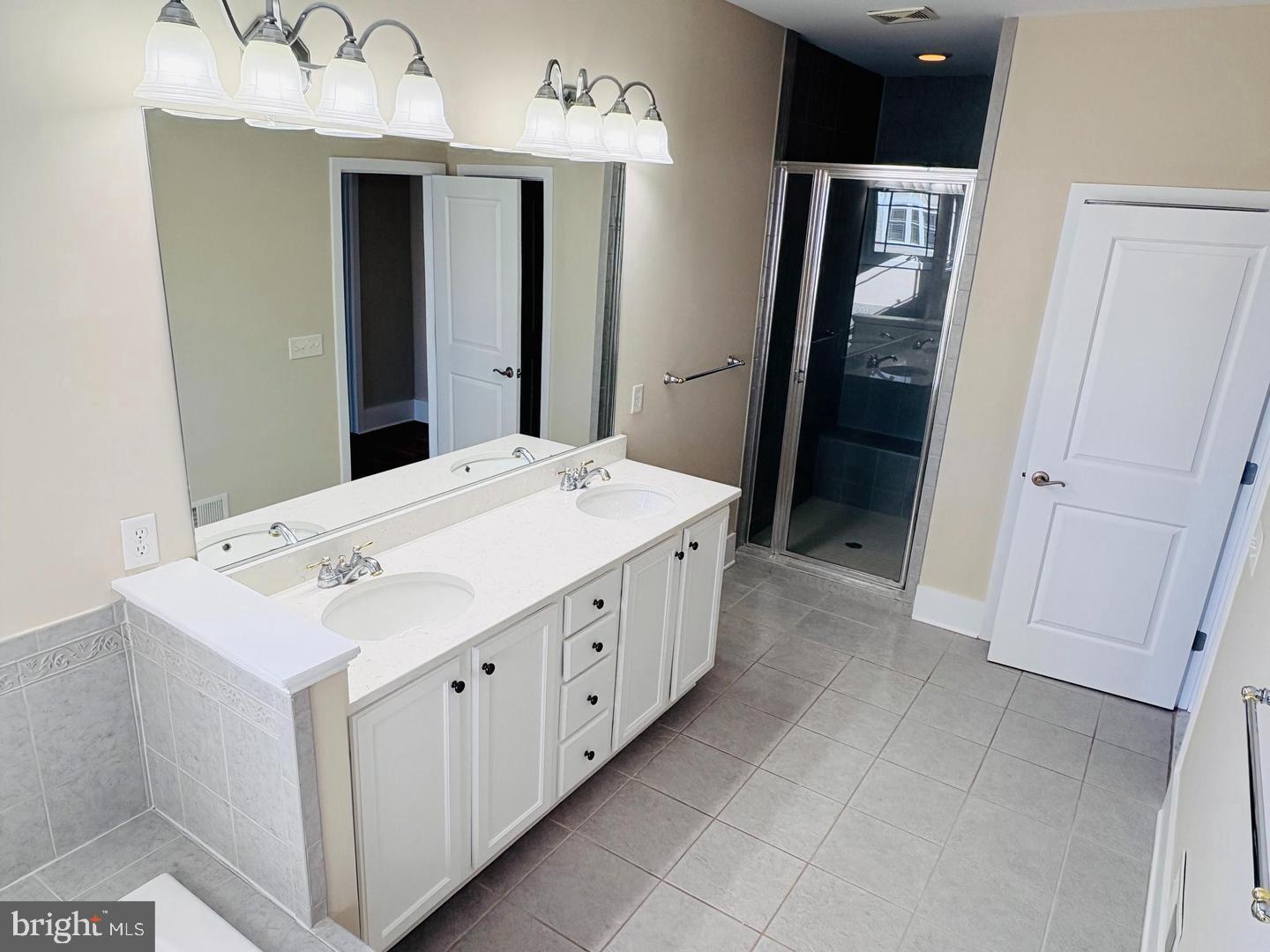 GLEN RIDDLE - Residential