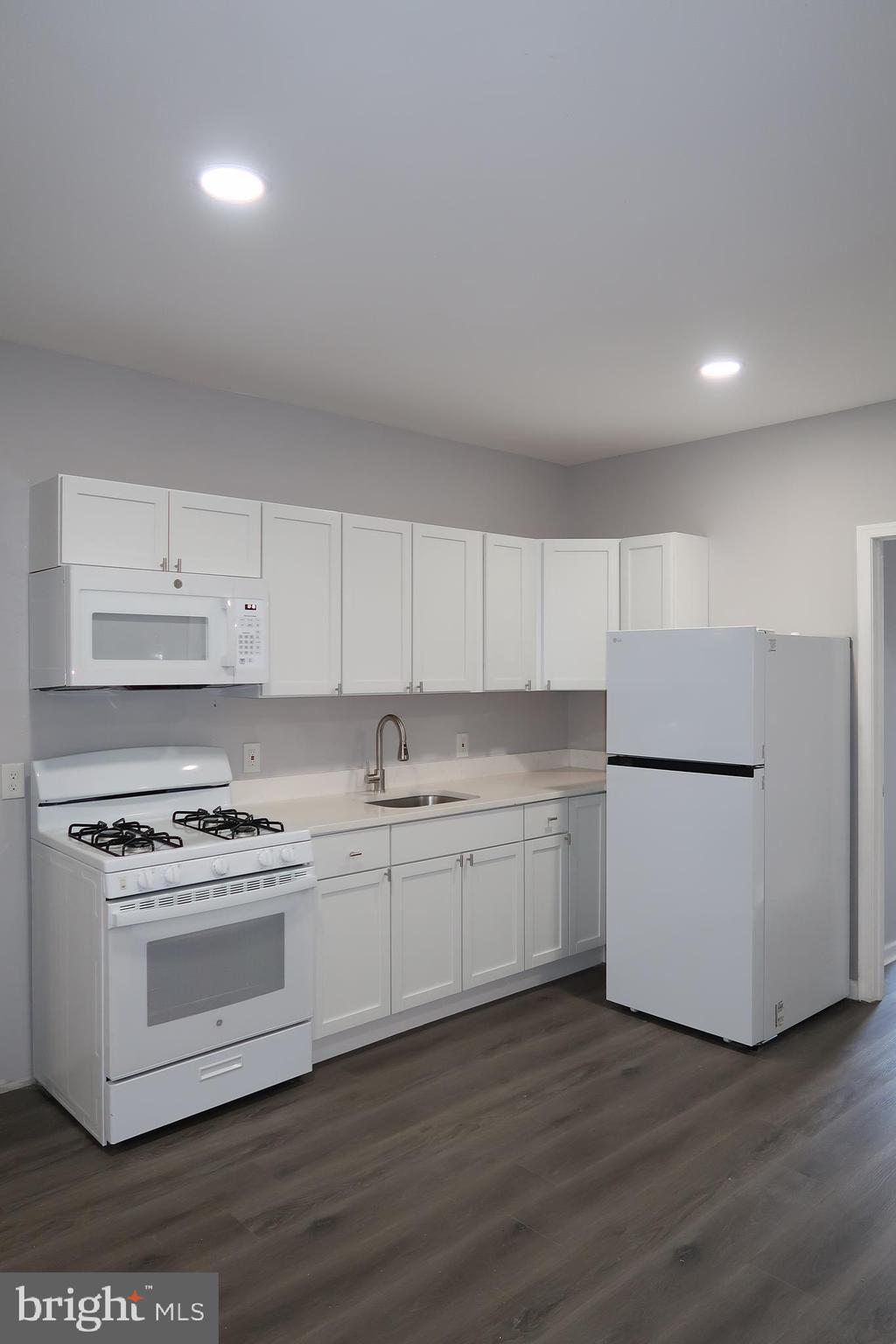 BELAIR-EDISON - Residential Lease