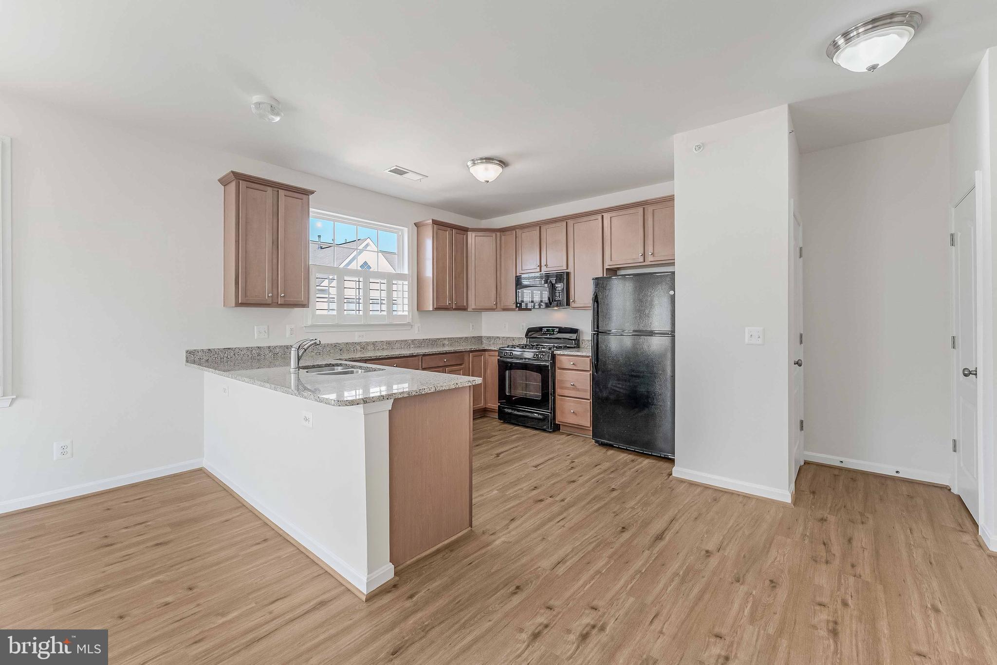 MERCER PARK CONDOMINIUM - Residential Lease