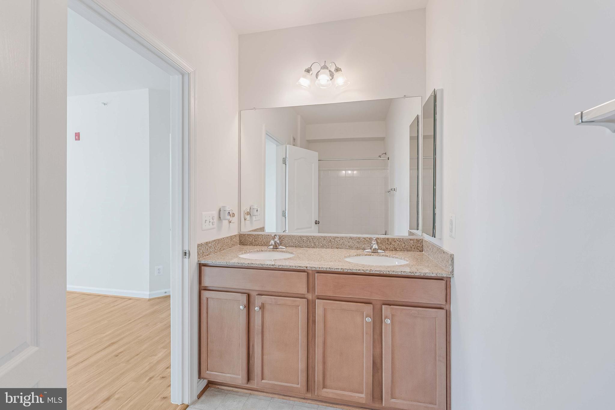 MERCER PARK CONDOMINIUM - Residential Lease