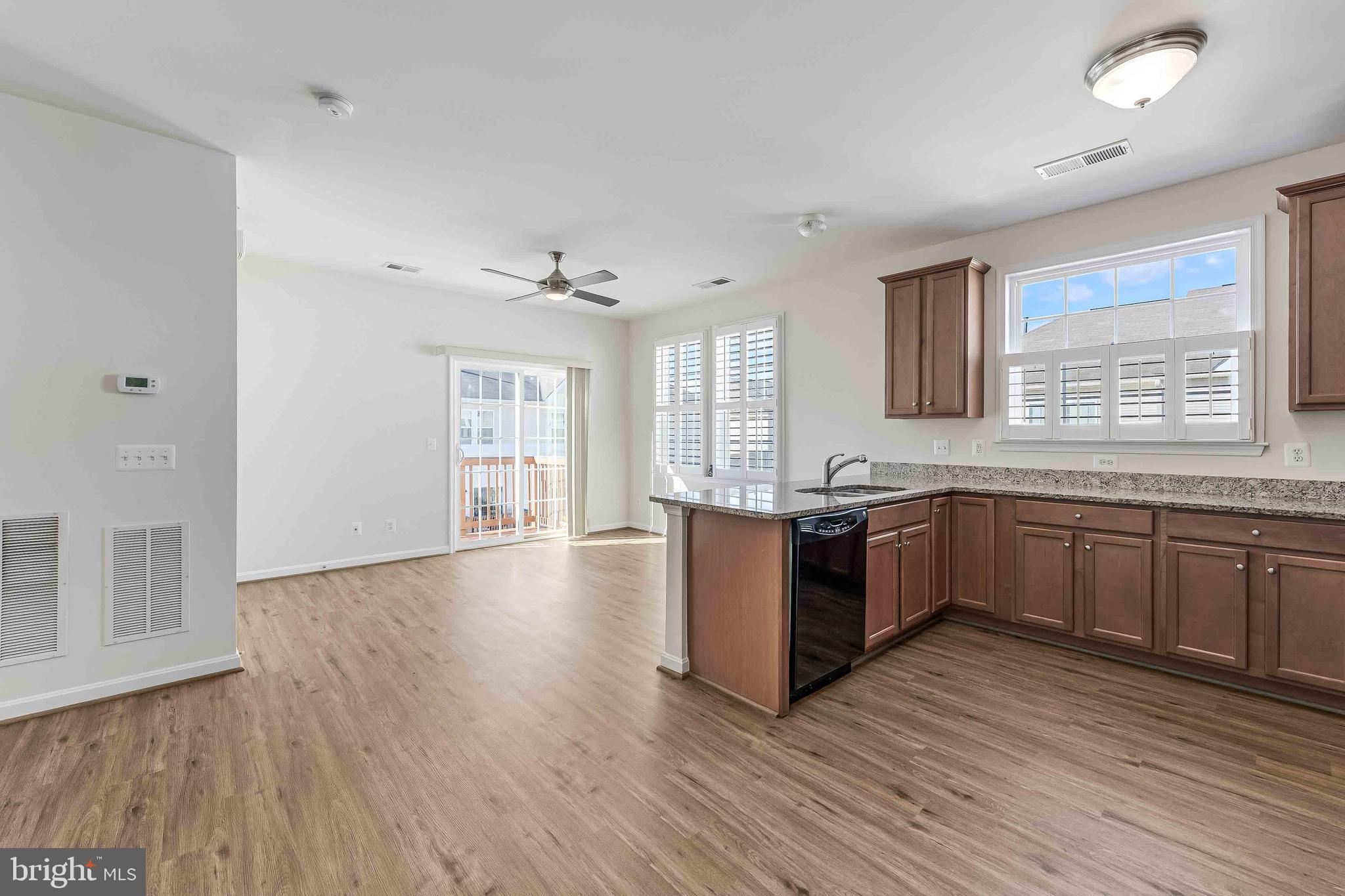 MERCER PARK CONDOMINIUM - Residential Lease