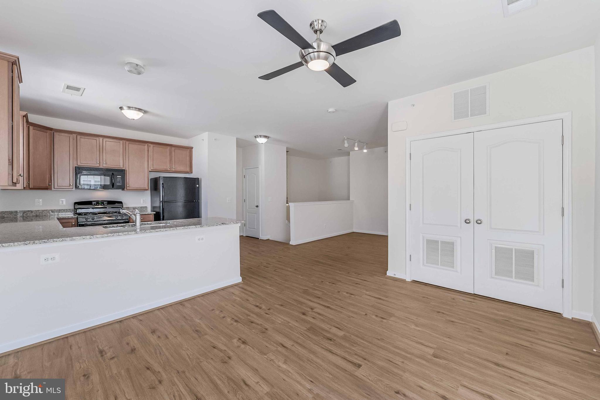 MERCER PARK CONDOMINIUM - Residential Lease