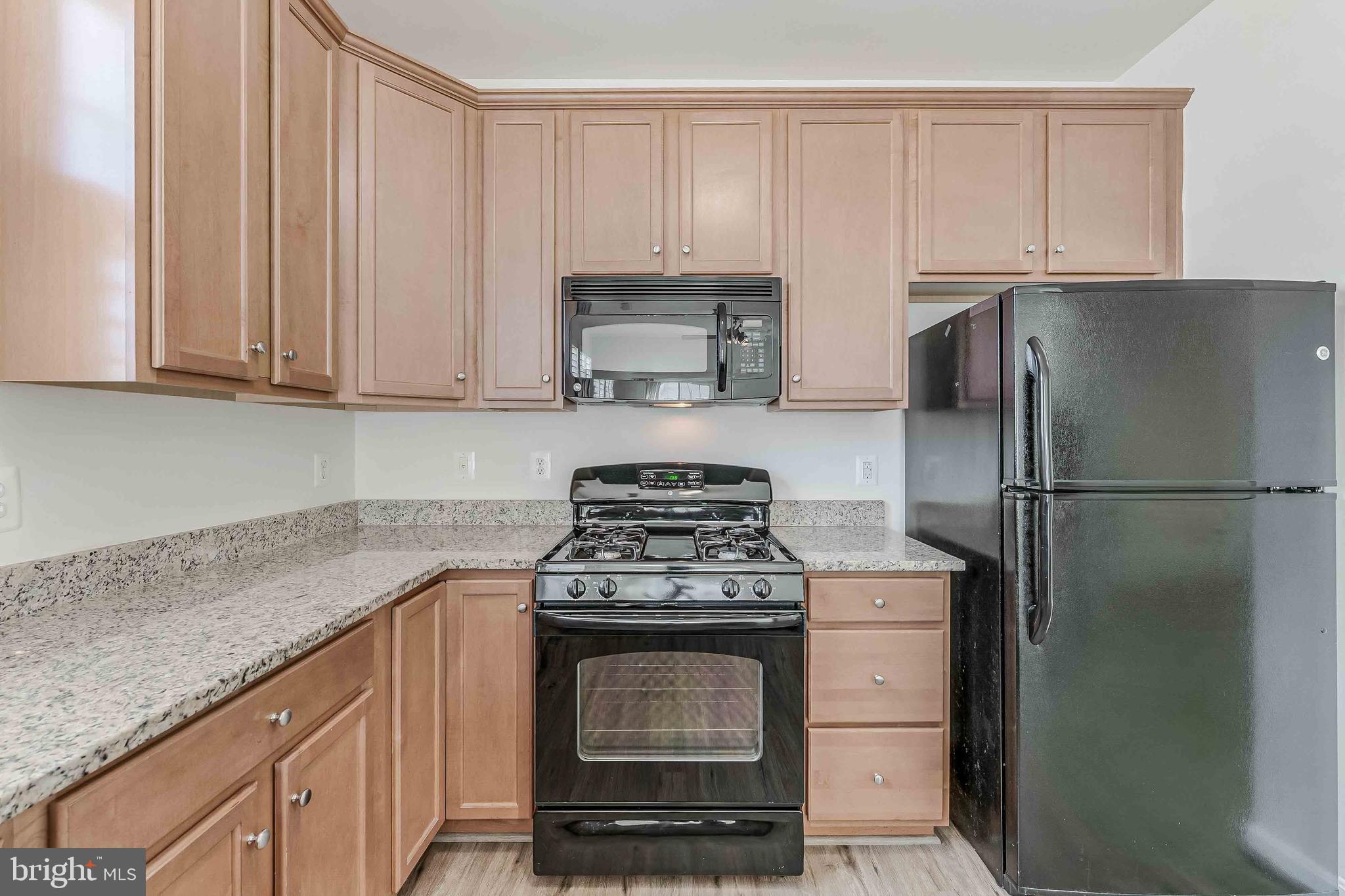 MERCER PARK CONDOMINIUM - Residential Lease