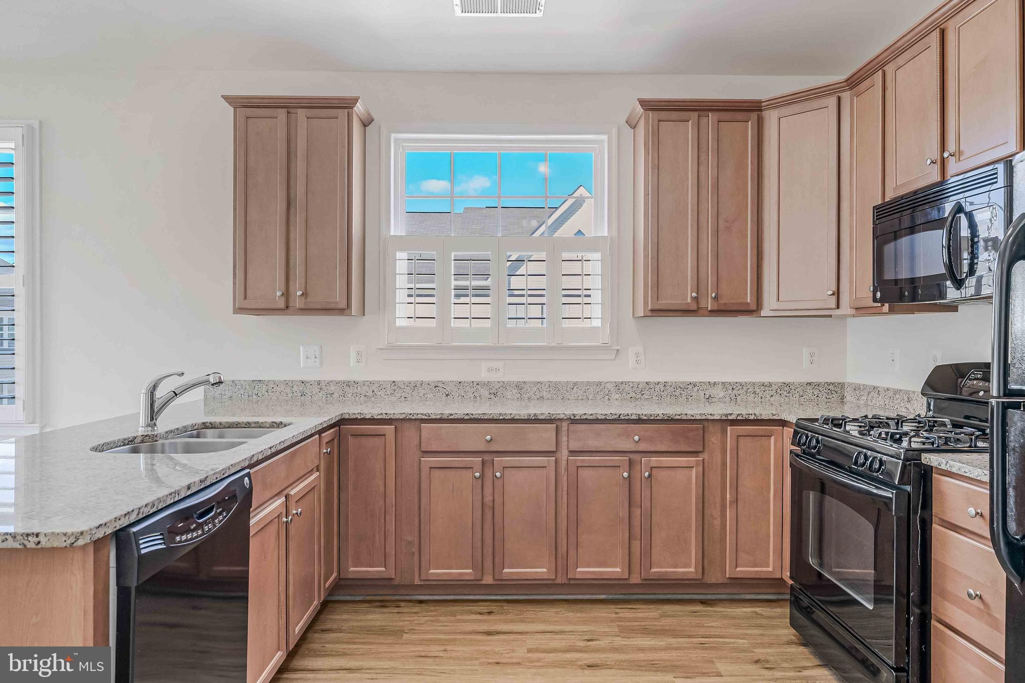 MERCER PARK CONDOMINIUM - Residential Lease