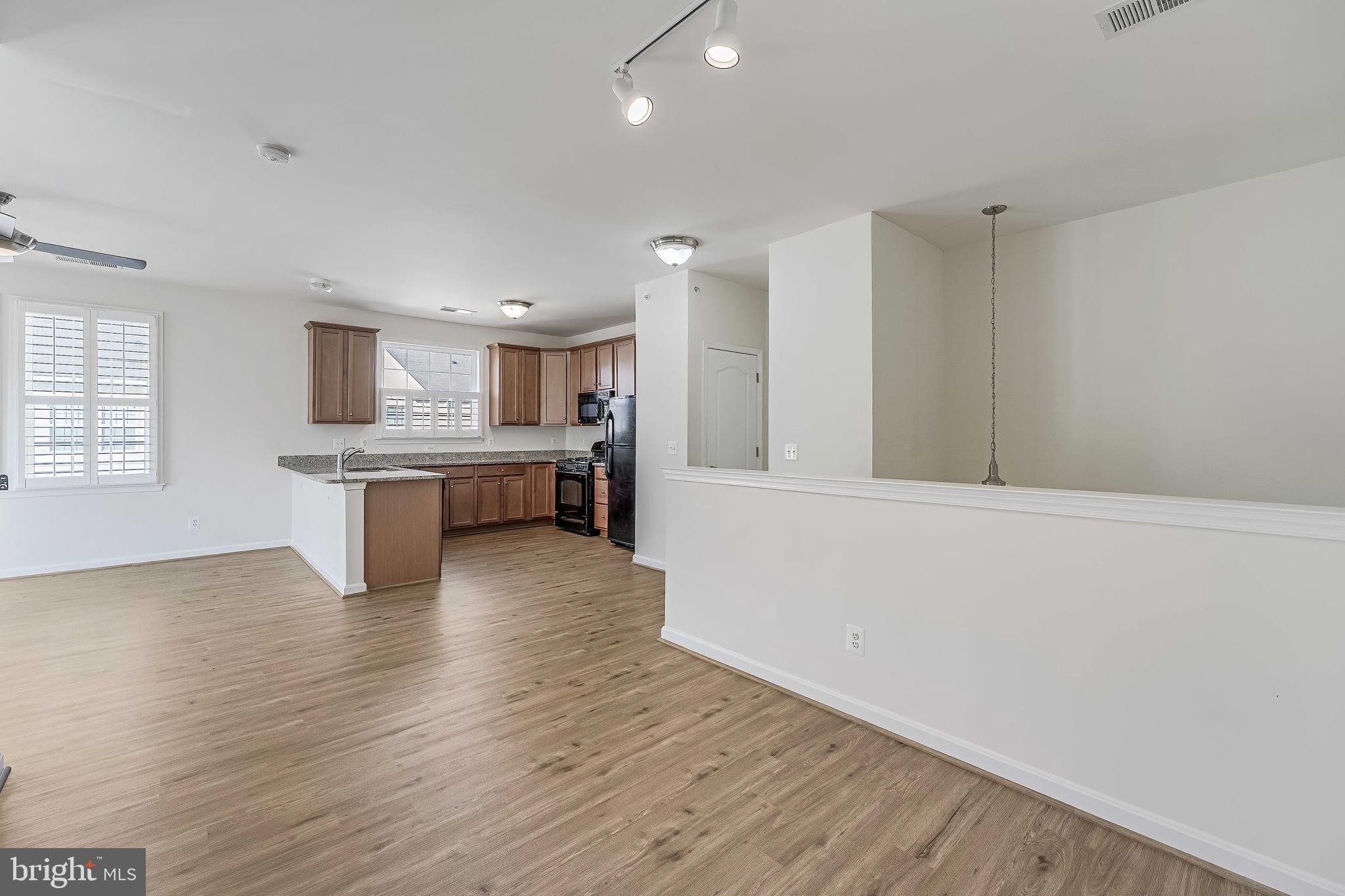 MERCER PARK CONDOMINIUM - Residential Lease