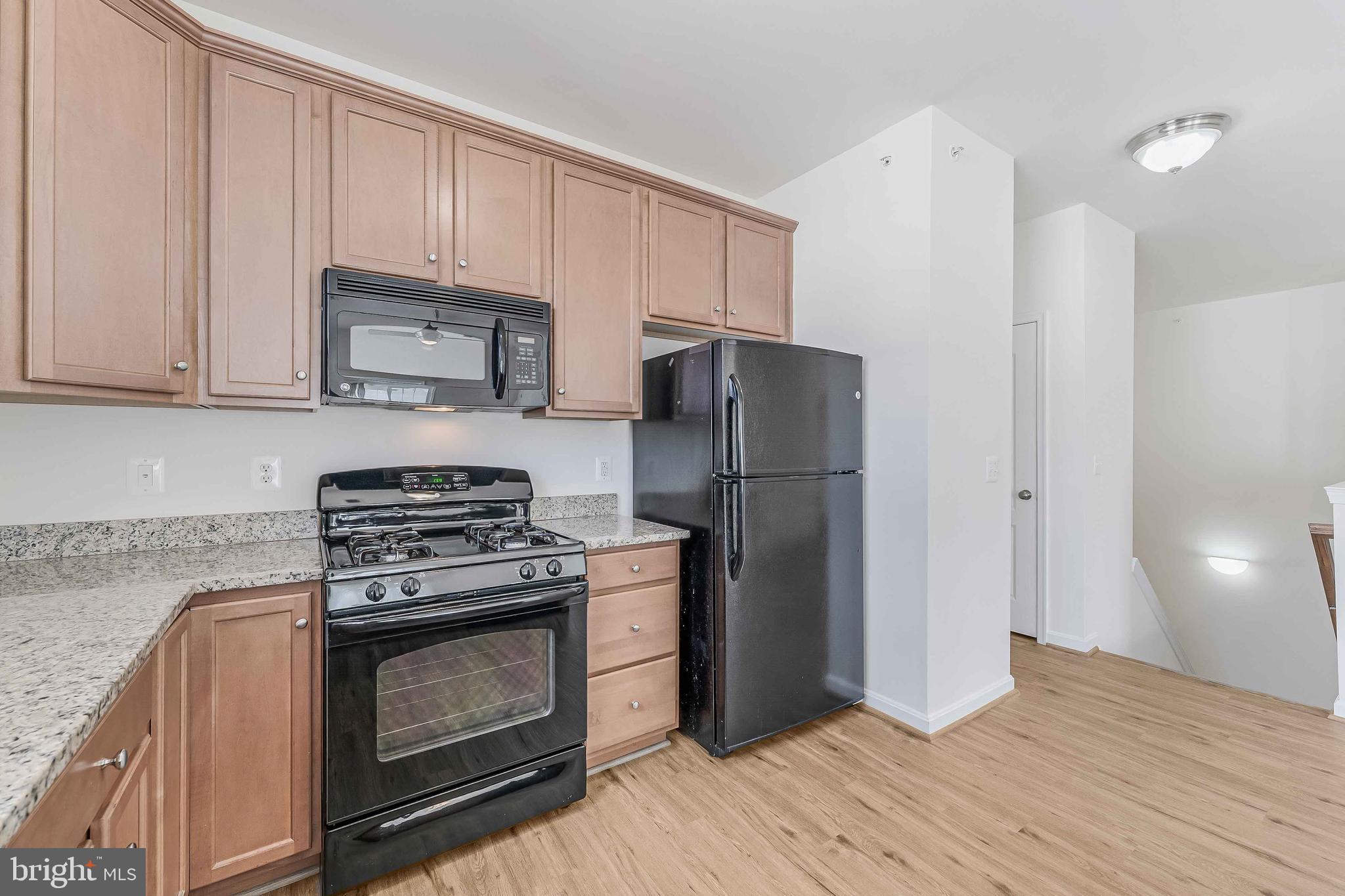 MERCER PARK CONDOMINIUM - Residential Lease