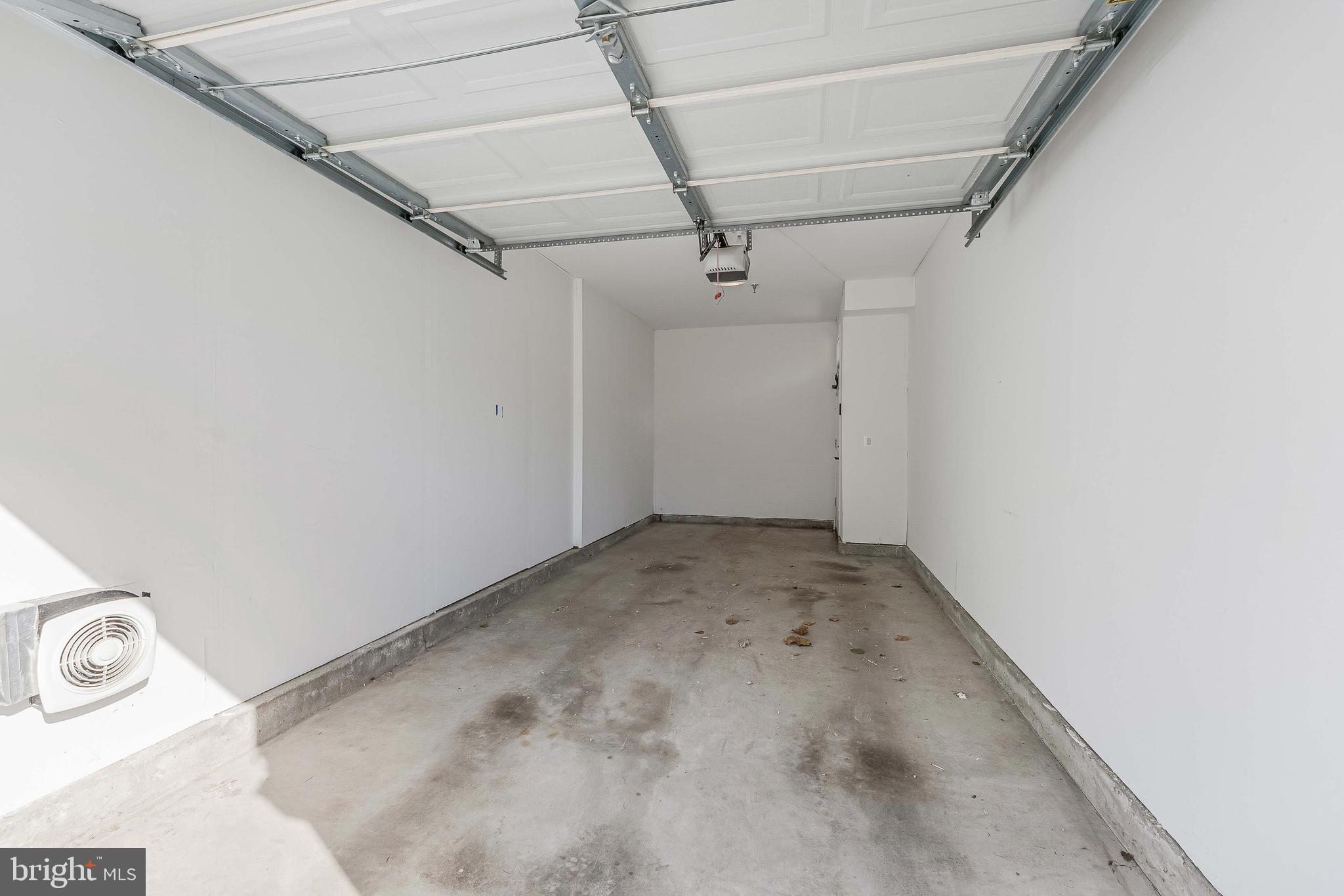 MERCER PARK CONDOMINIUM - Residential Lease