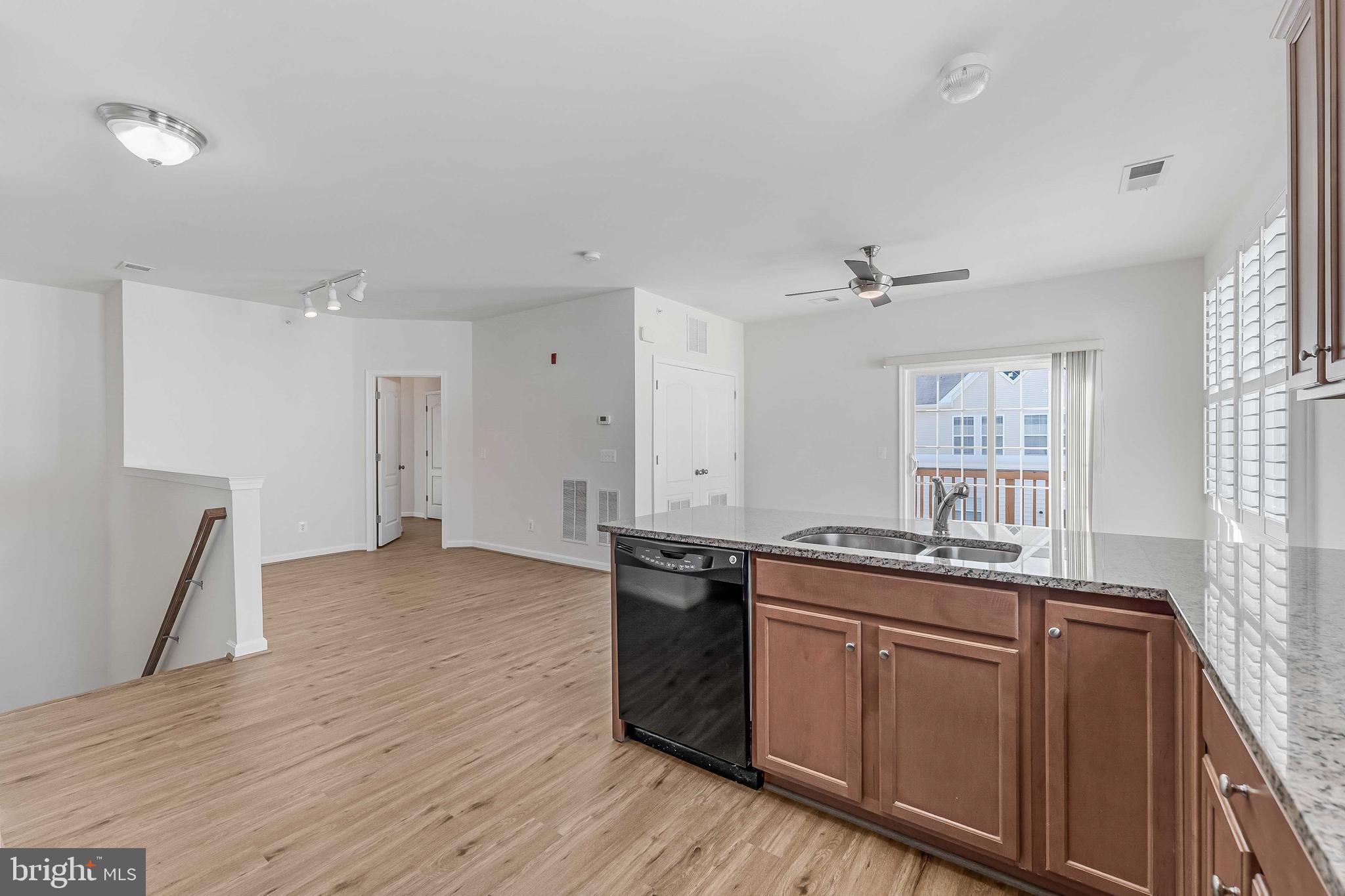 MERCER PARK CONDOMINIUM - Residential Lease