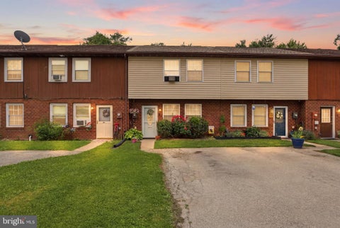 Photo of 33 Commerce Street, NEW OXFORD, PA 17350 (MLS # PAAD2024000)