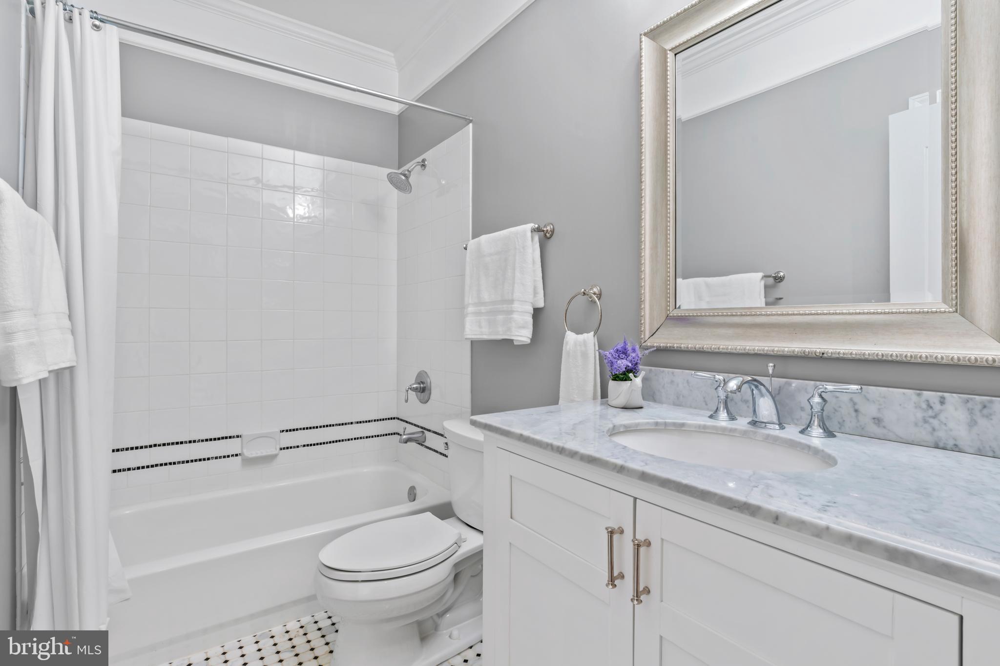 LOWES ISLAND/CASCADES - Residential