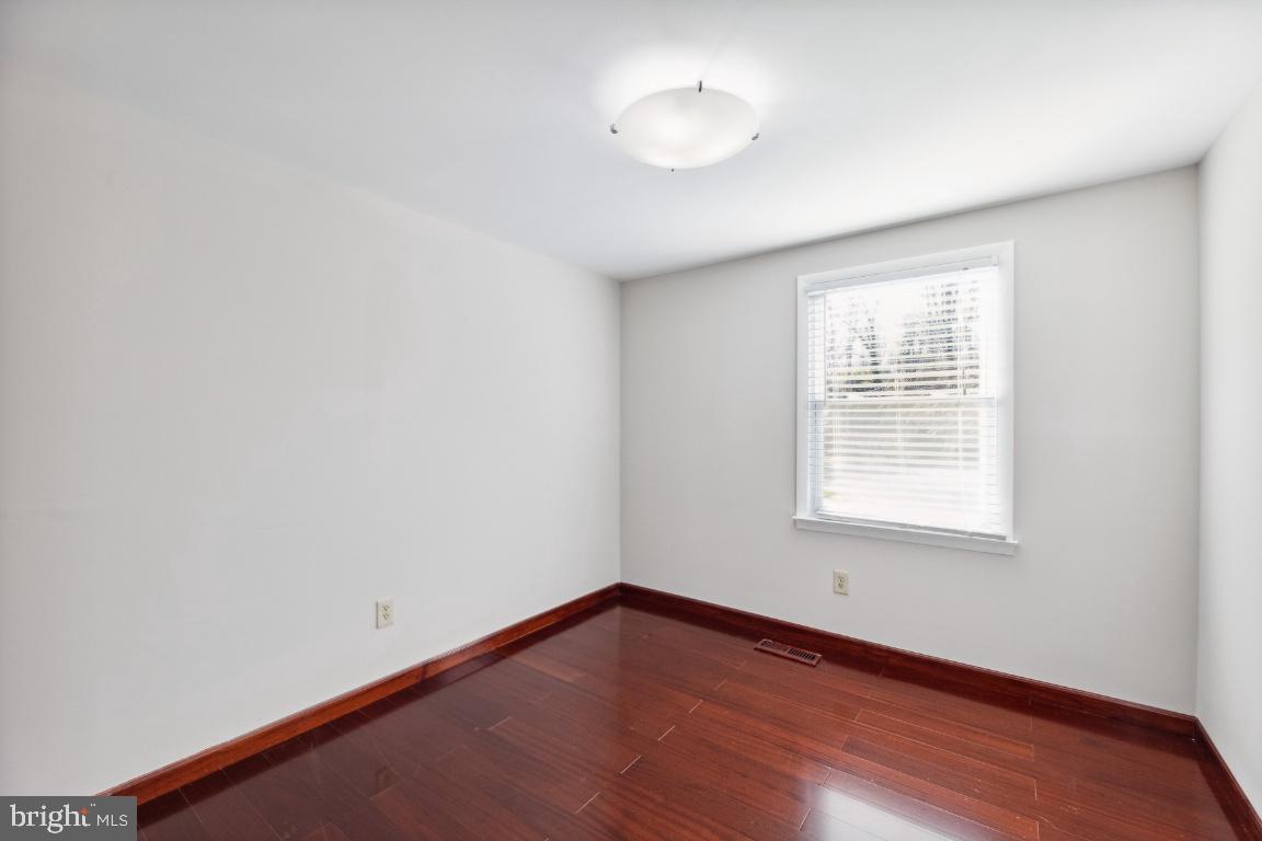 HOLMES RUN WOODS WEST - Residential