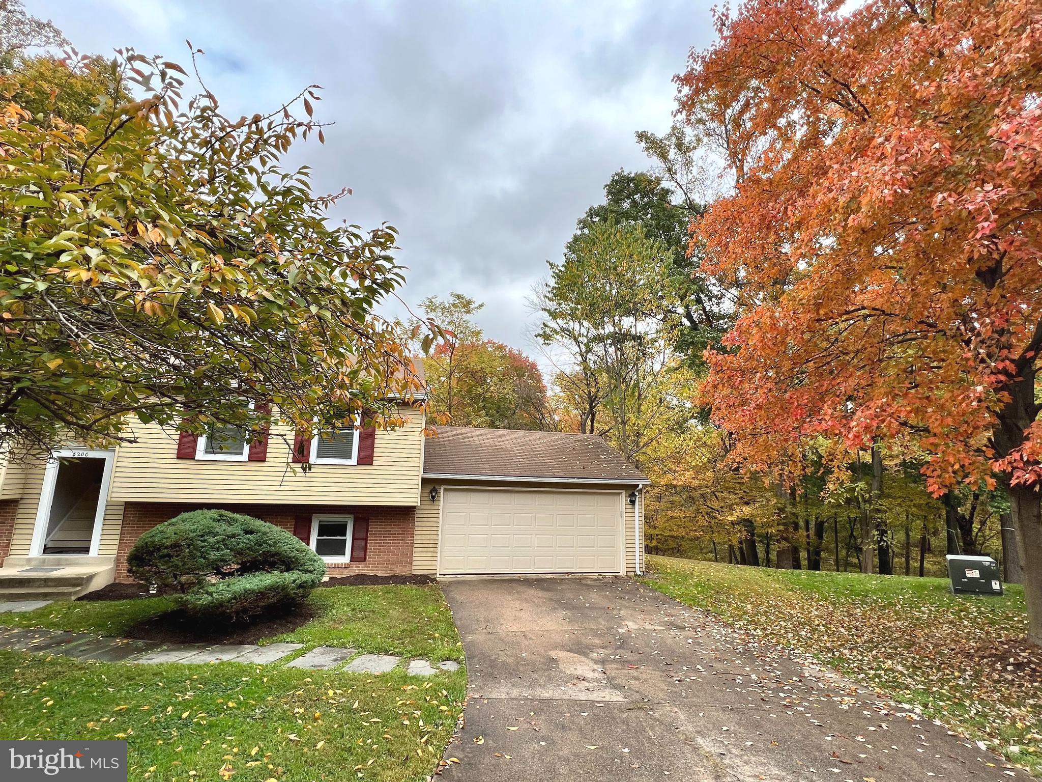 HOLMES RUN WOODS WEST - Residential