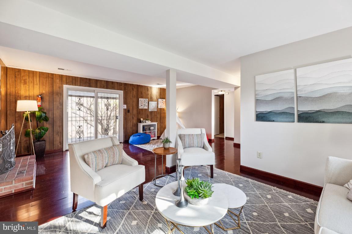 HOLMES RUN WOODS WEST - Residential