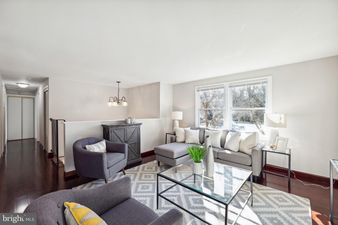 HOLMES RUN WOODS WEST - Residential