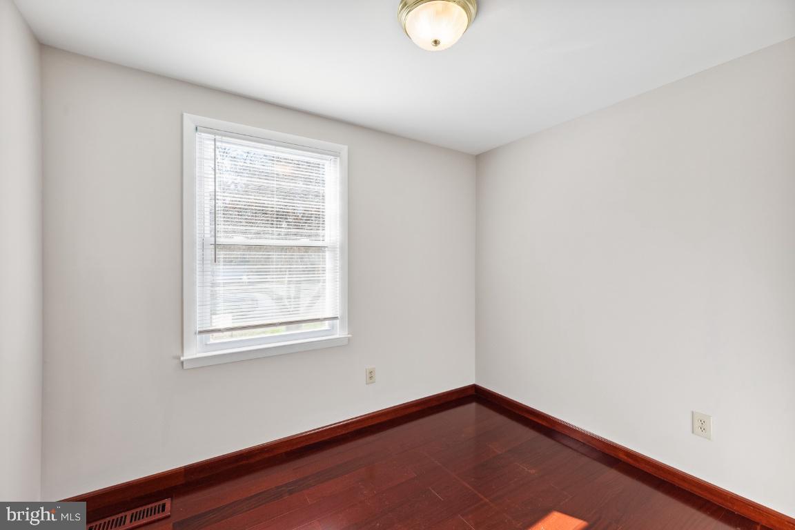 HOLMES RUN WOODS WEST - Residential