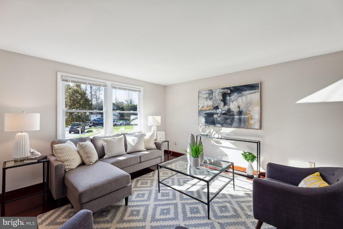 HOLMES RUN WOODS WEST - Residential