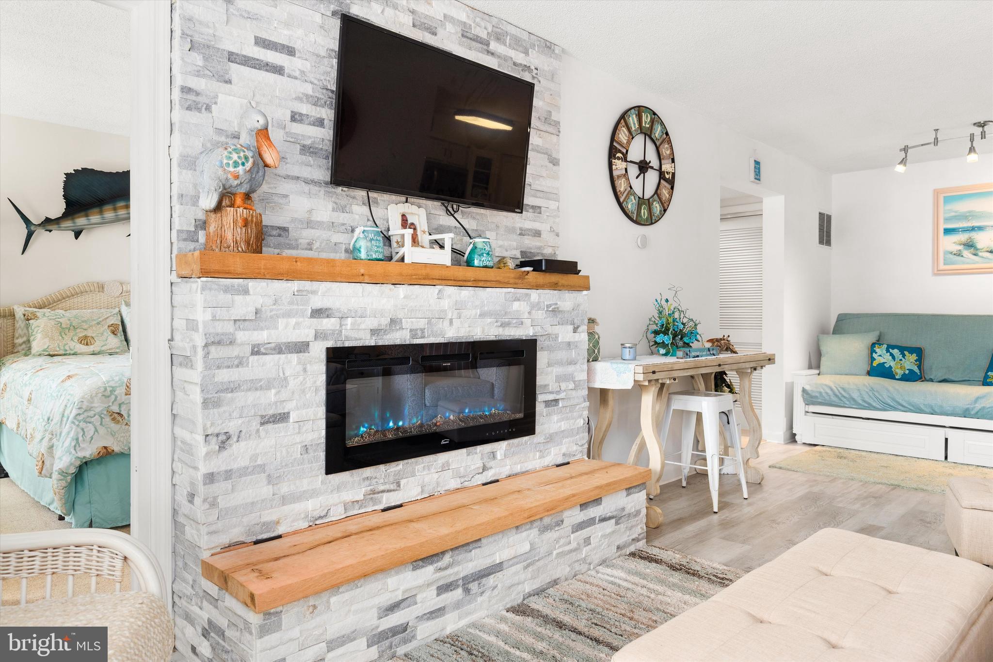 202 N HERON DRIVE 2025B