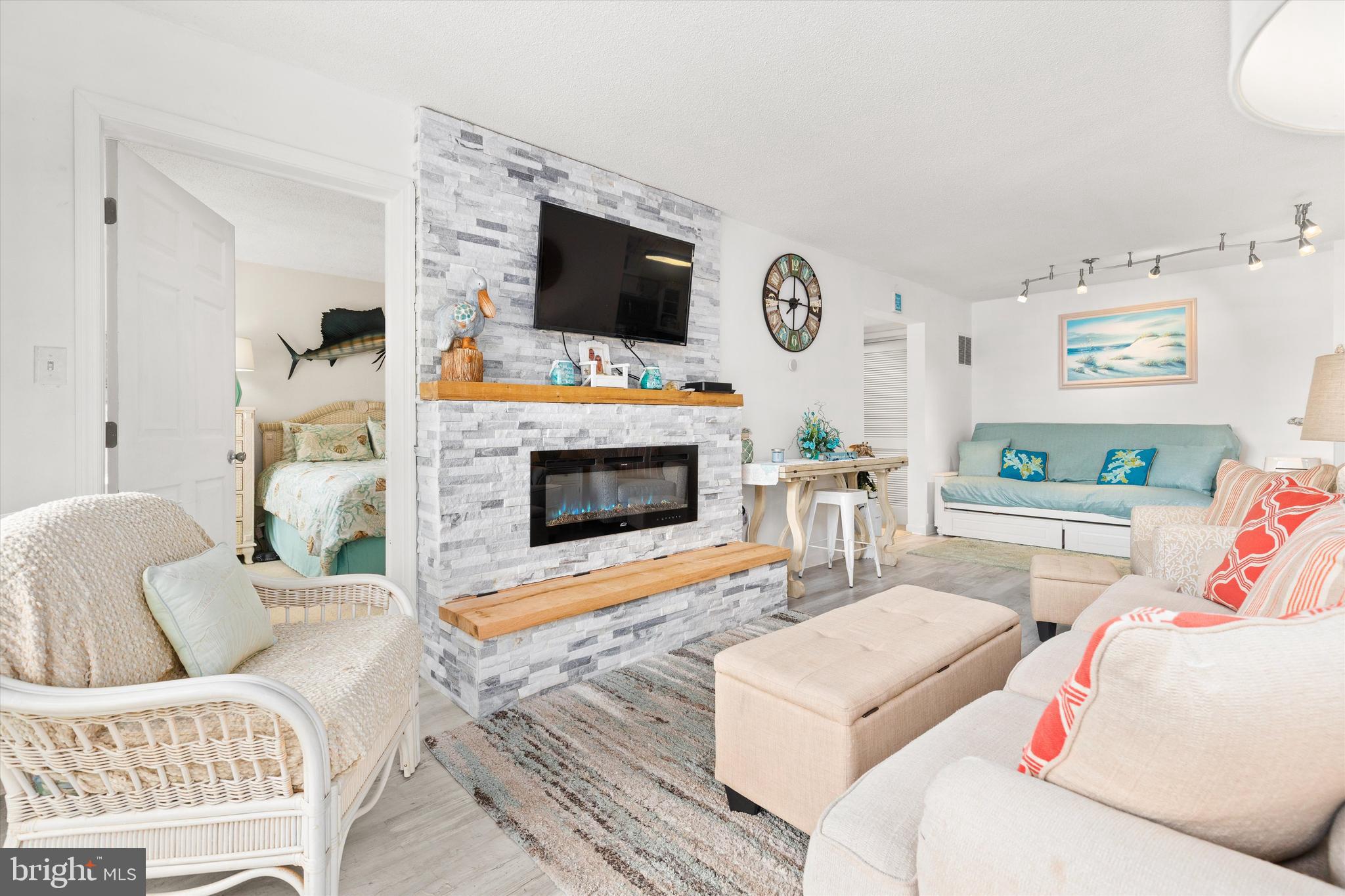 202 N HERON DRIVE 2025B