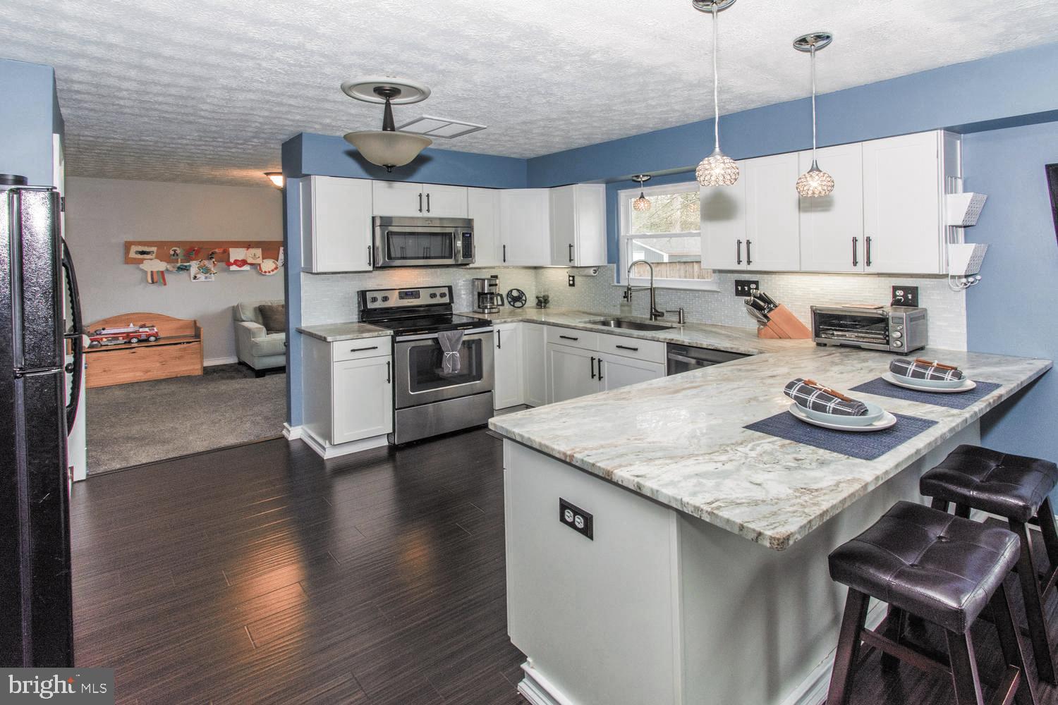 SUNRISE BEACH - Residential