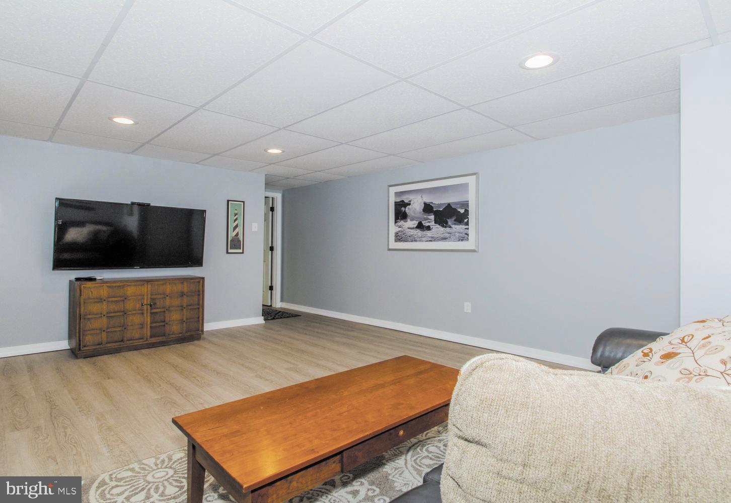 SUNRISE BEACH - Residential