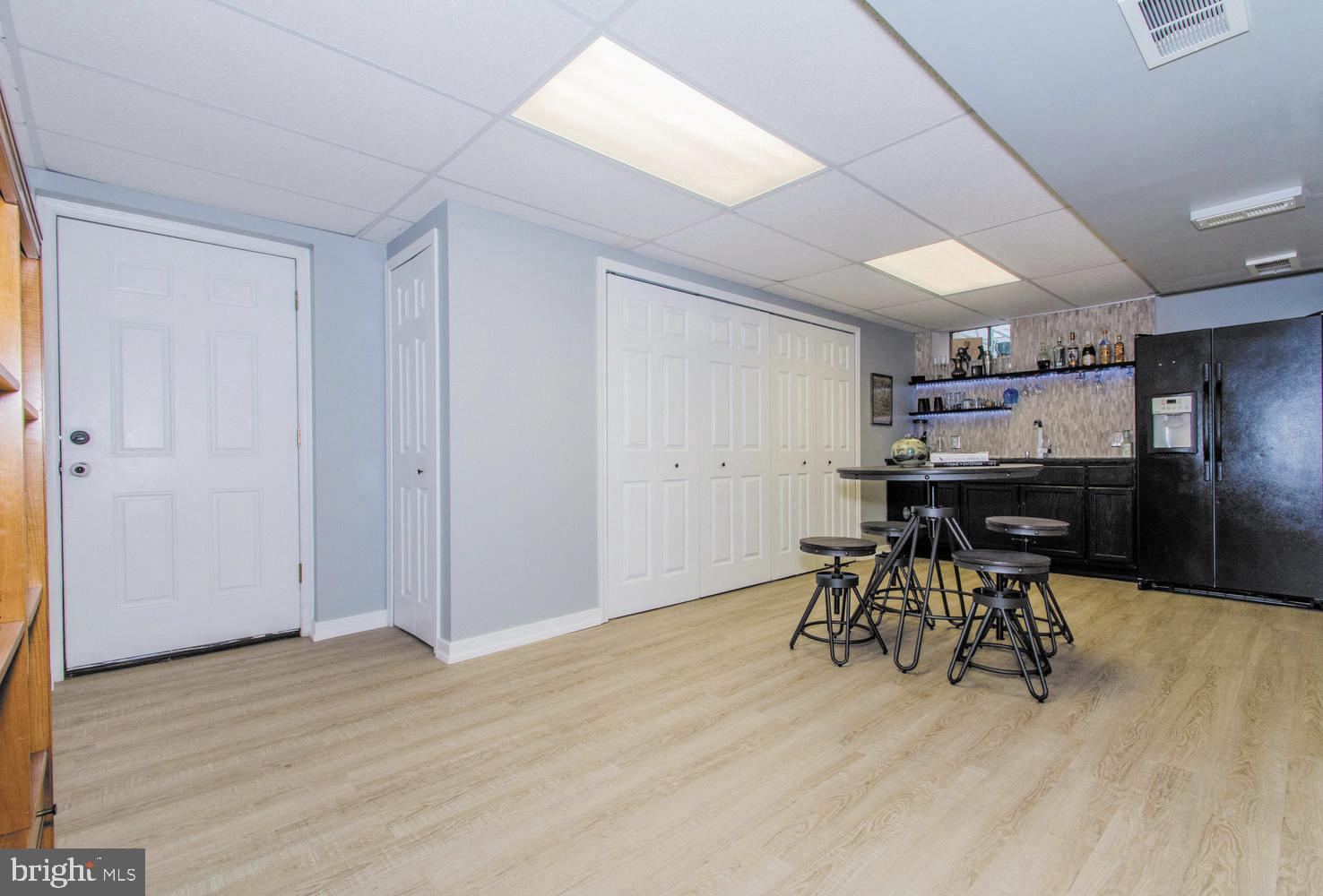 SUNRISE BEACH - Residential