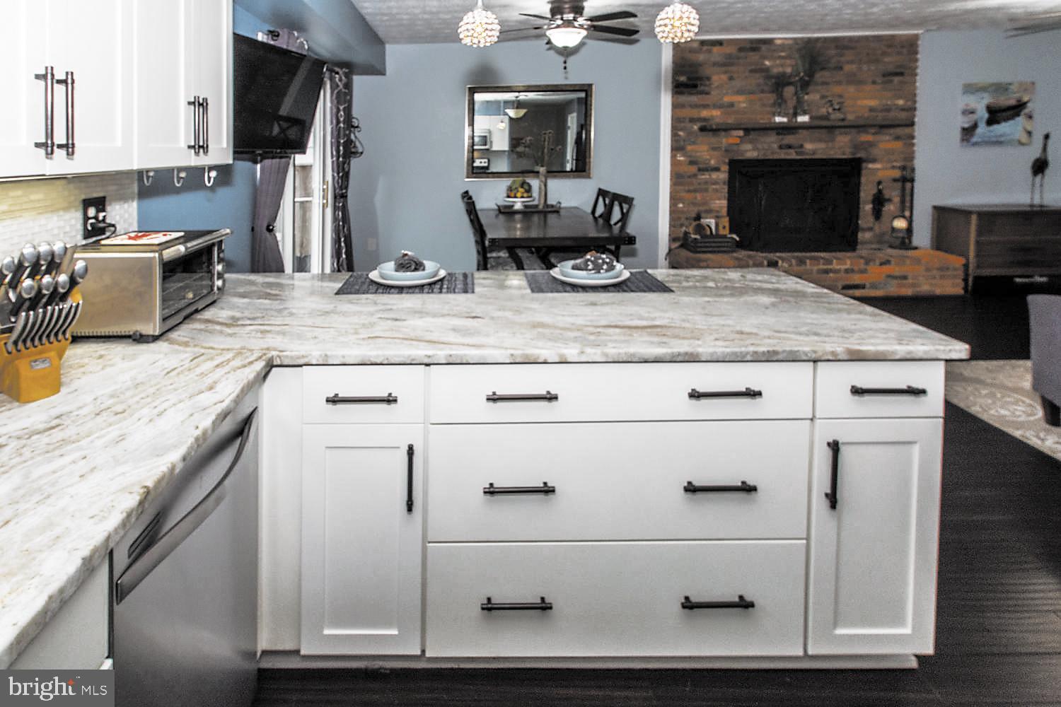 SUNRISE BEACH - Residential