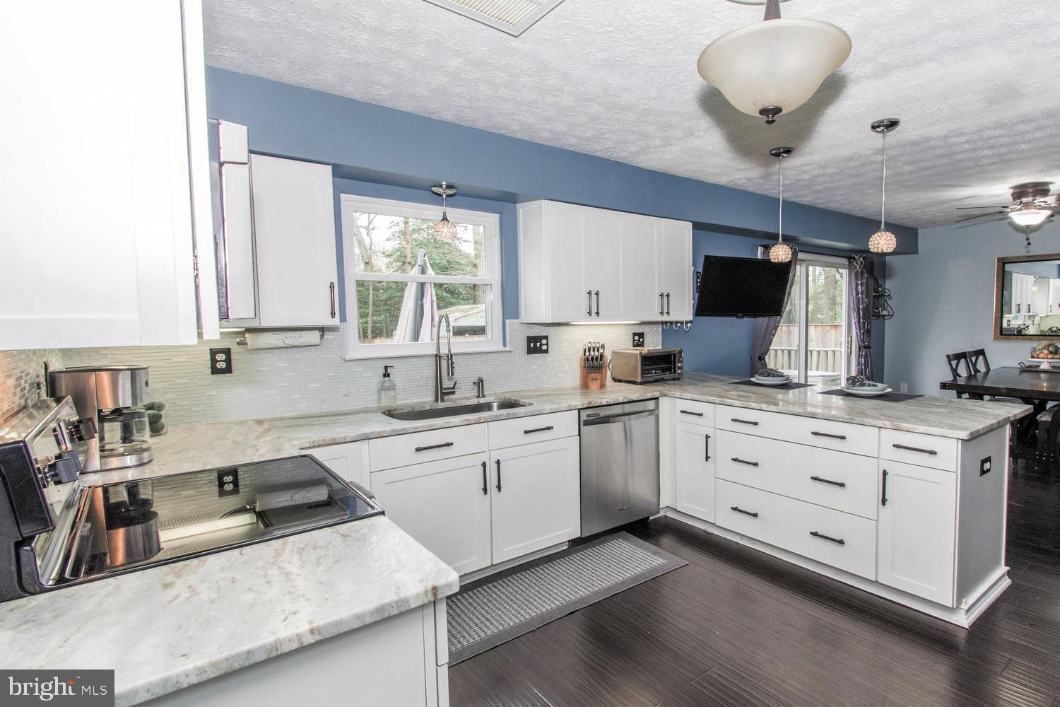 SUNRISE BEACH - Residential