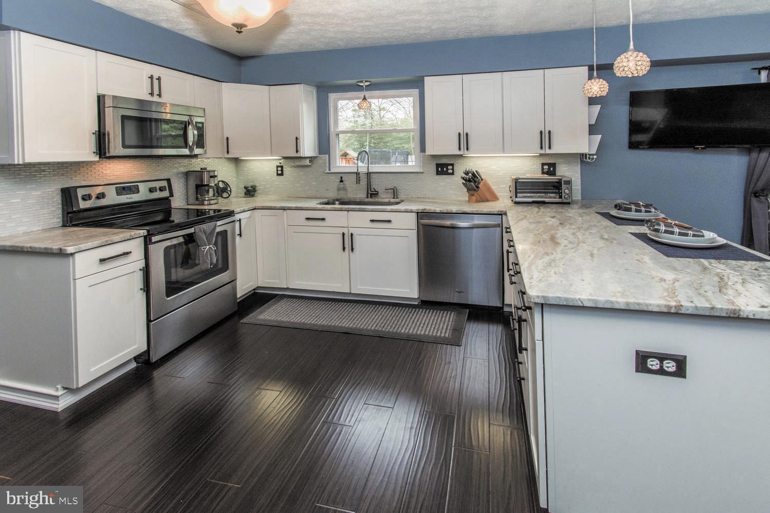 SUNRISE BEACH - Residential