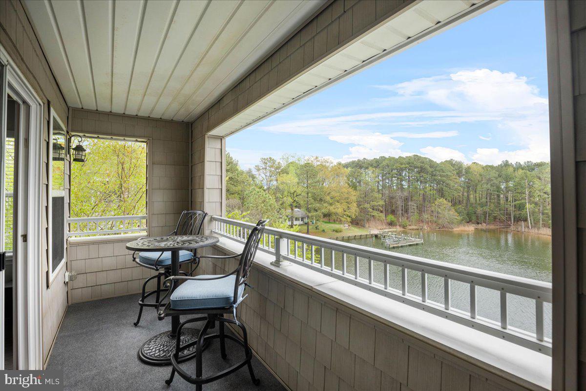 OYSTER BAY CONDOMINIUMS - Residential