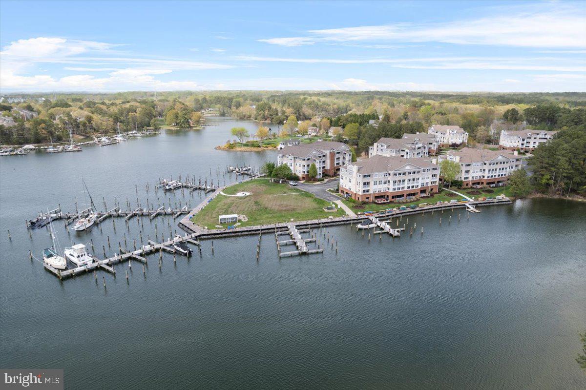 OYSTER BAY CONDOMINIUMS - Residential