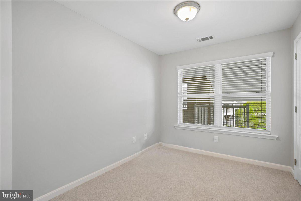 OYSTER BAY CONDOMINIUMS - Residential