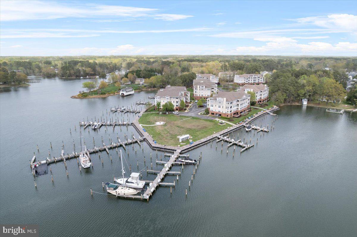 OYSTER BAY CONDOMINIUMS - Residential