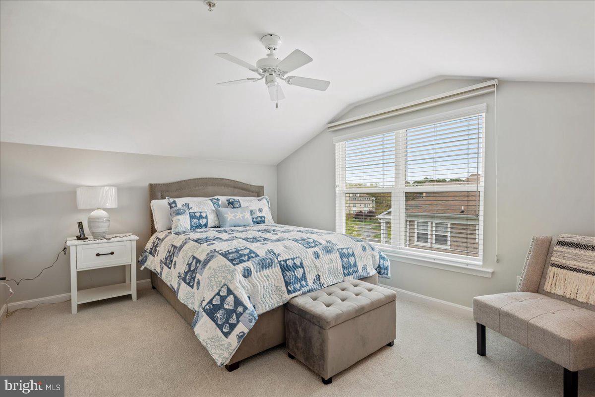 OYSTER BAY CONDOMINIUMS - Residential