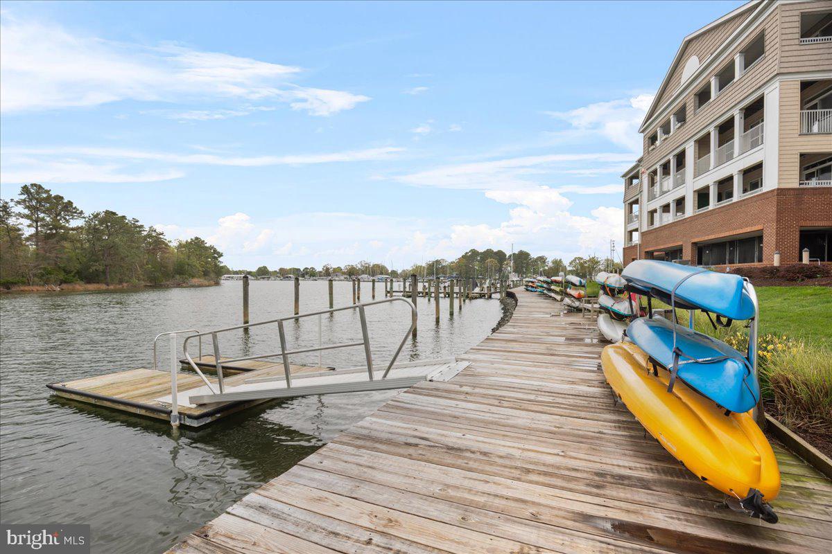 OYSTER BAY CONDOMINIUMS - Residential