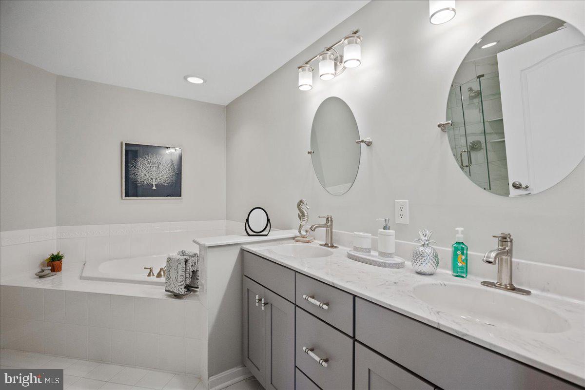 OYSTER BAY CONDOMINIUMS - Residential