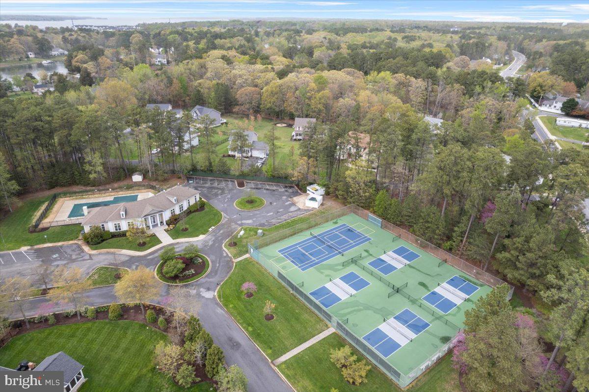 OYSTER BAY CONDOMINIUMS - Residential