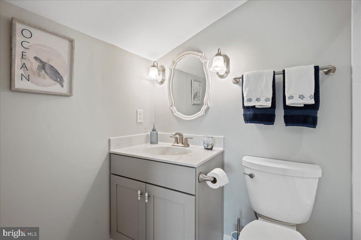 OYSTER BAY CONDOMINIUMS - Residential