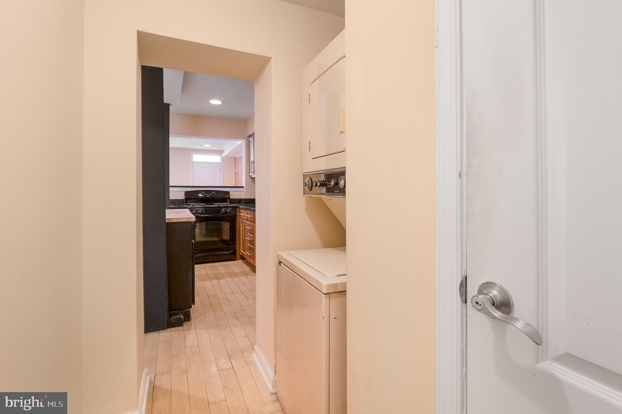 HOLLINS MARKET - Residential