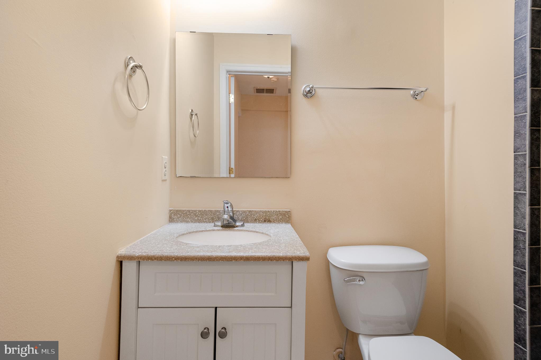 HOLLINS MARKET - Residential