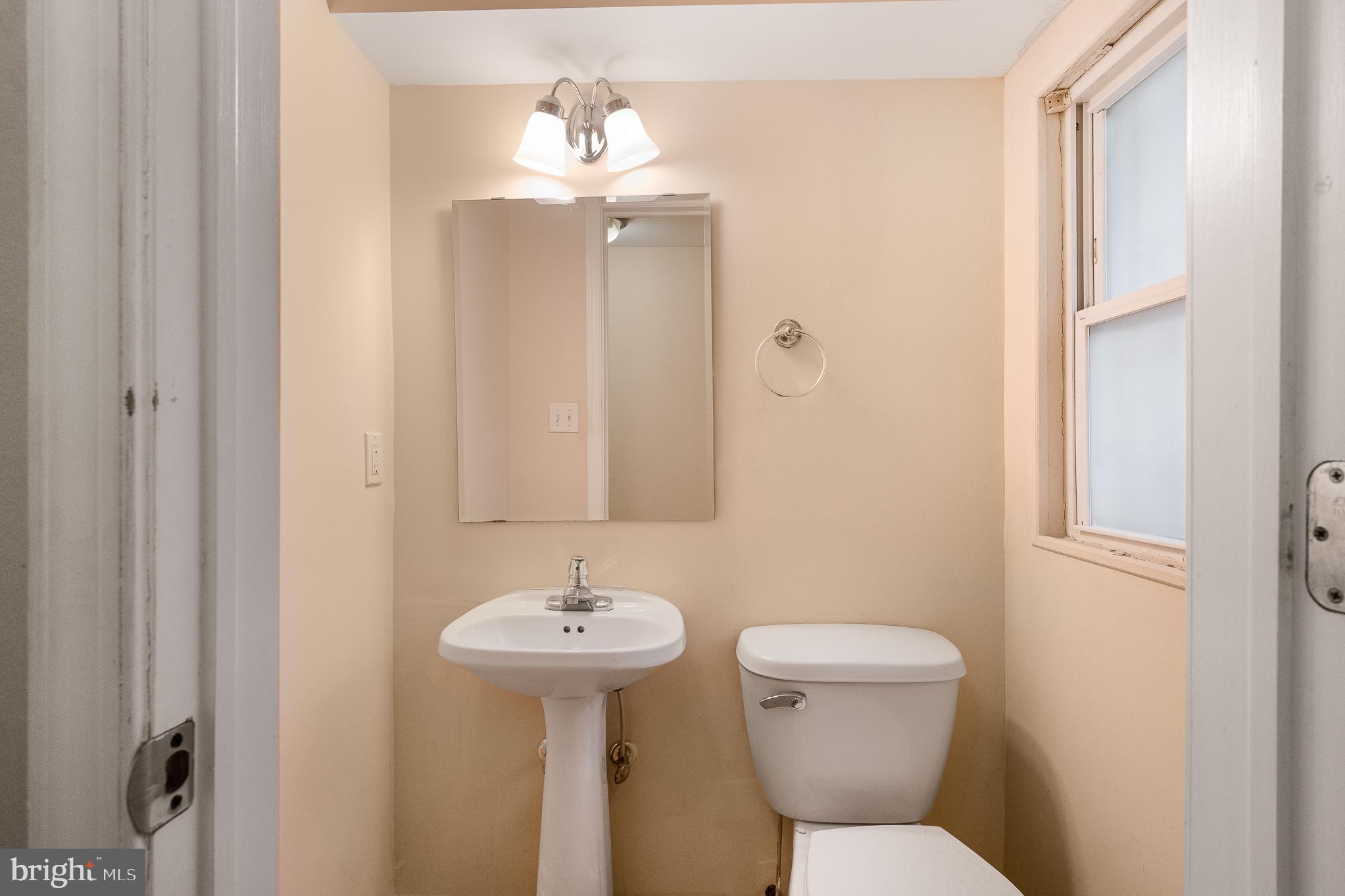 HOLLINS MARKET - Residential