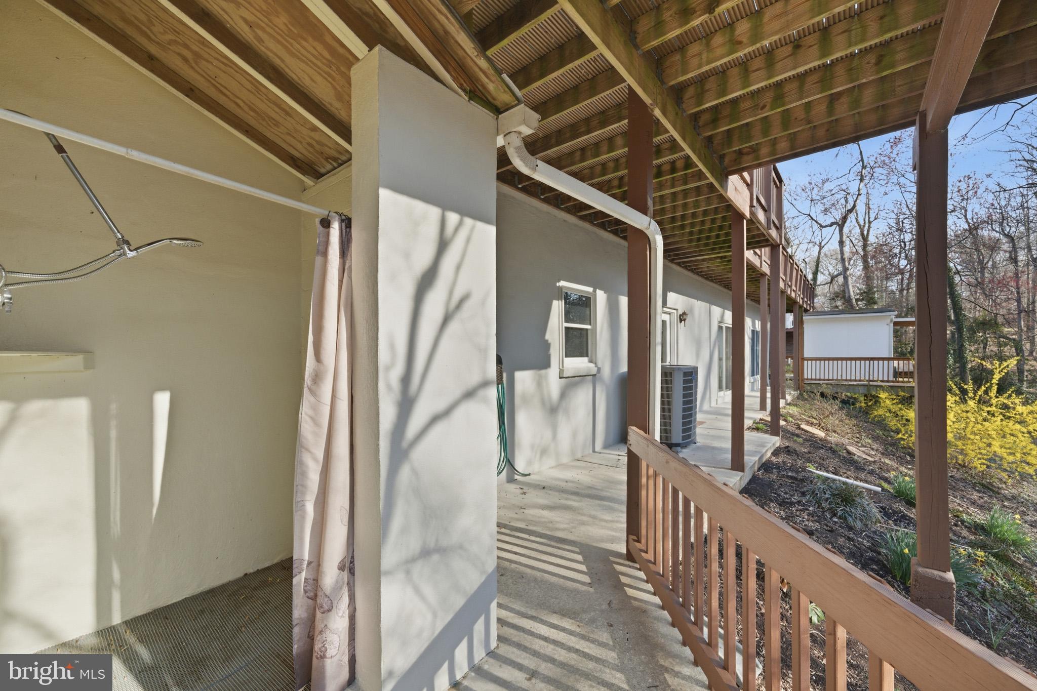 WESTERN SHORES - Residential