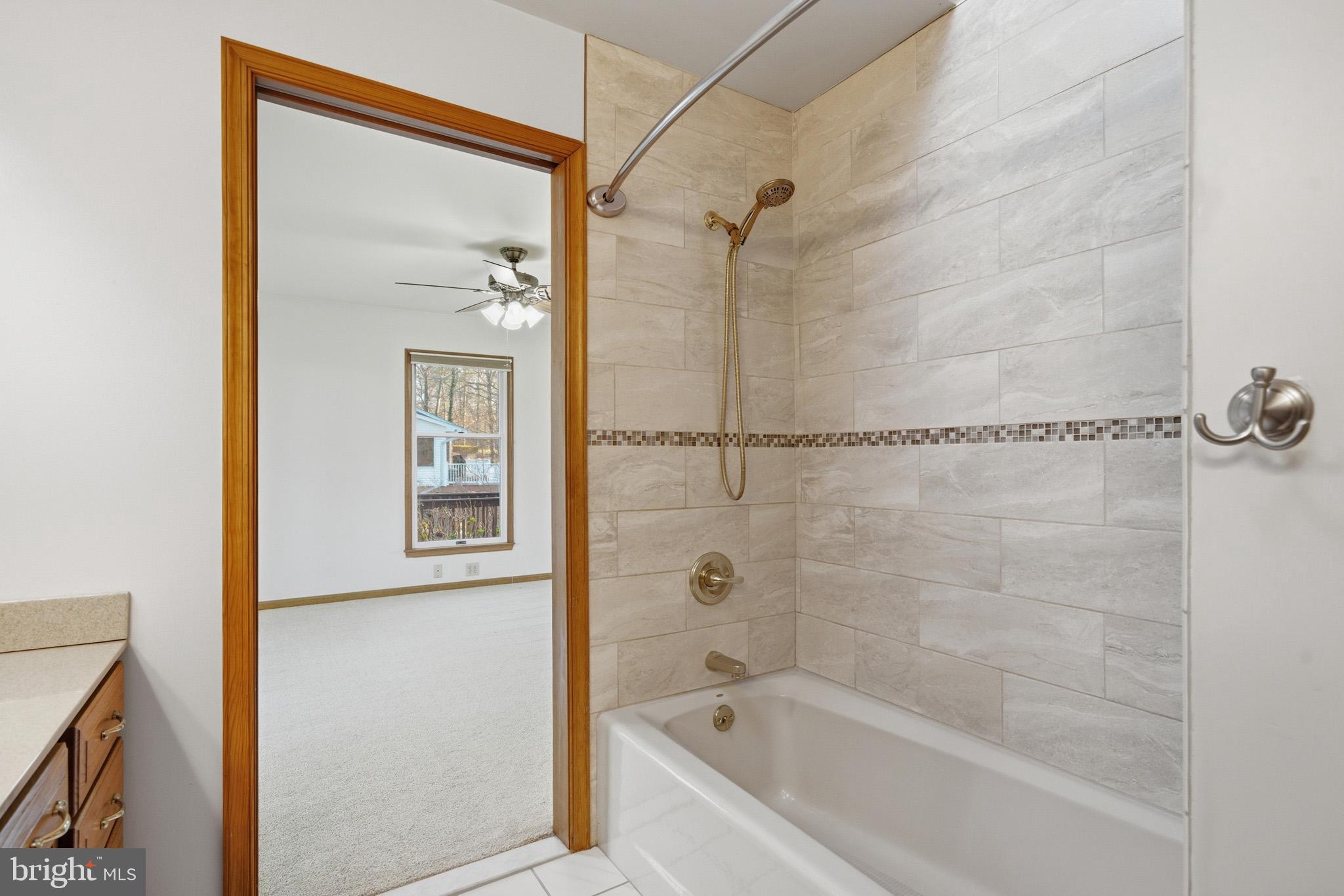 WESTERN SHORES - Residential