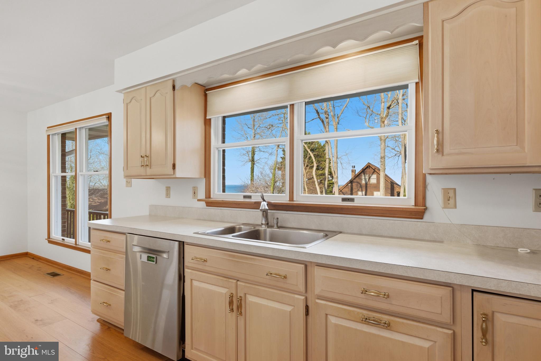 WESTERN SHORES - Residential