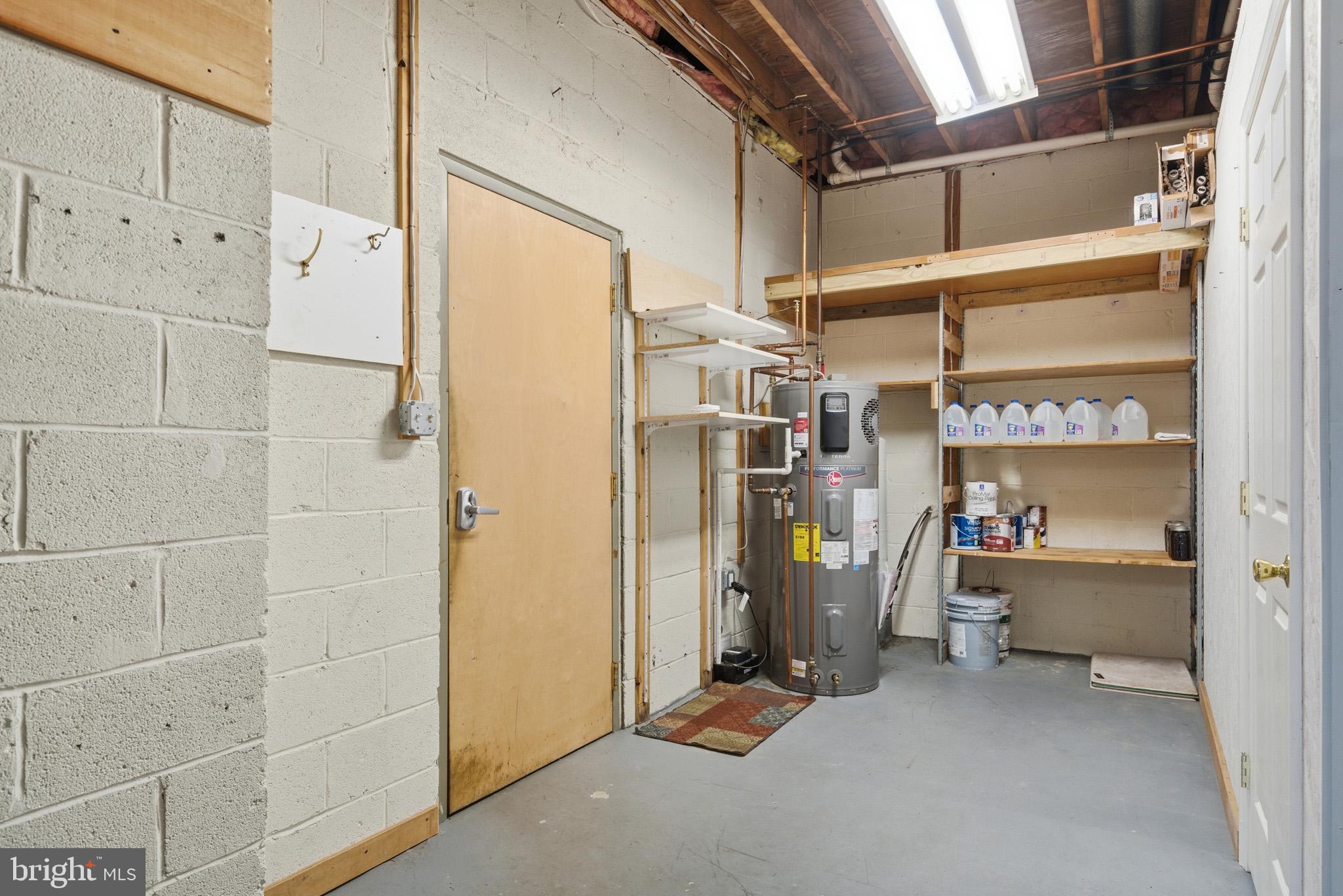 WESTERN SHORES - Residential