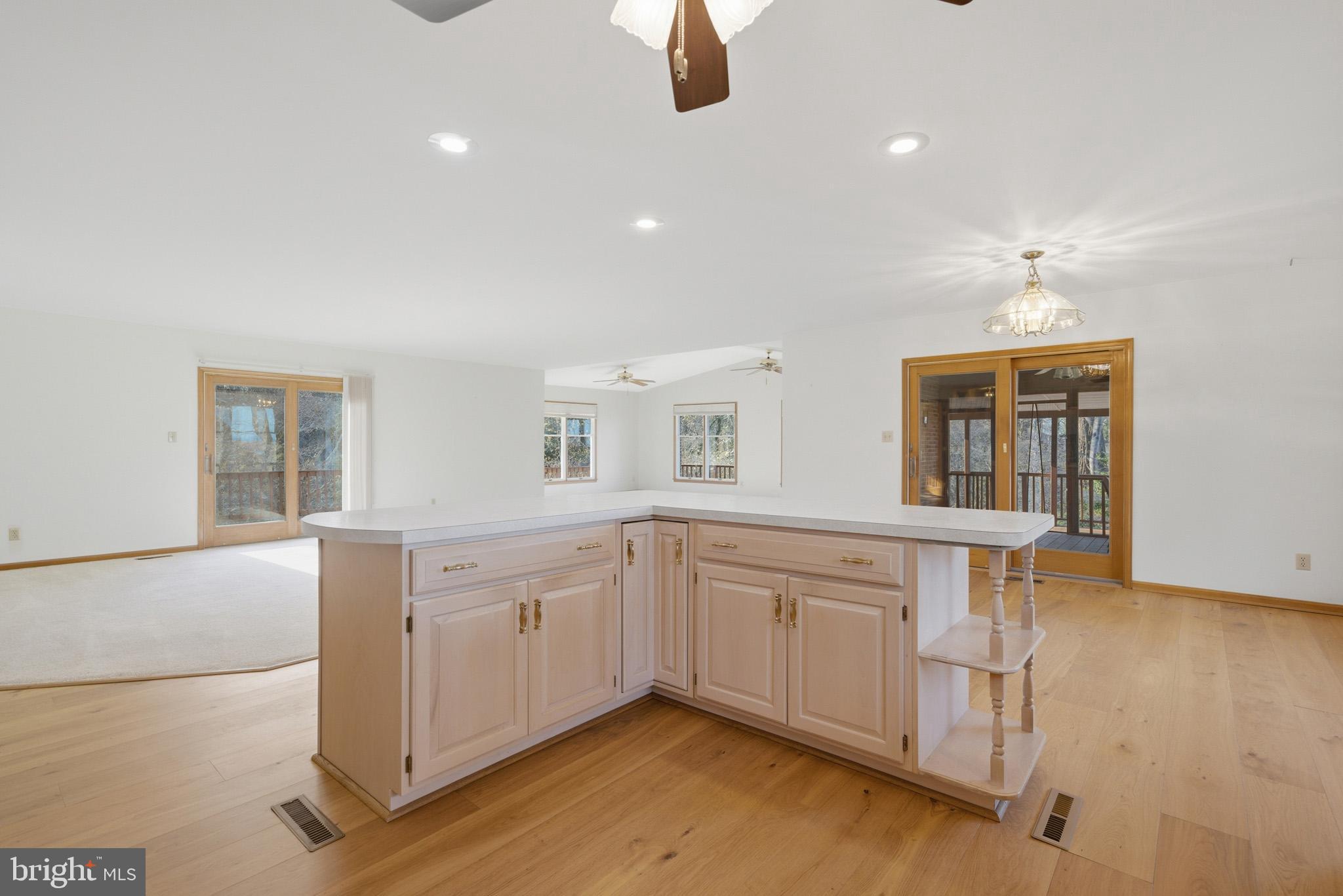 WESTERN SHORES - Residential