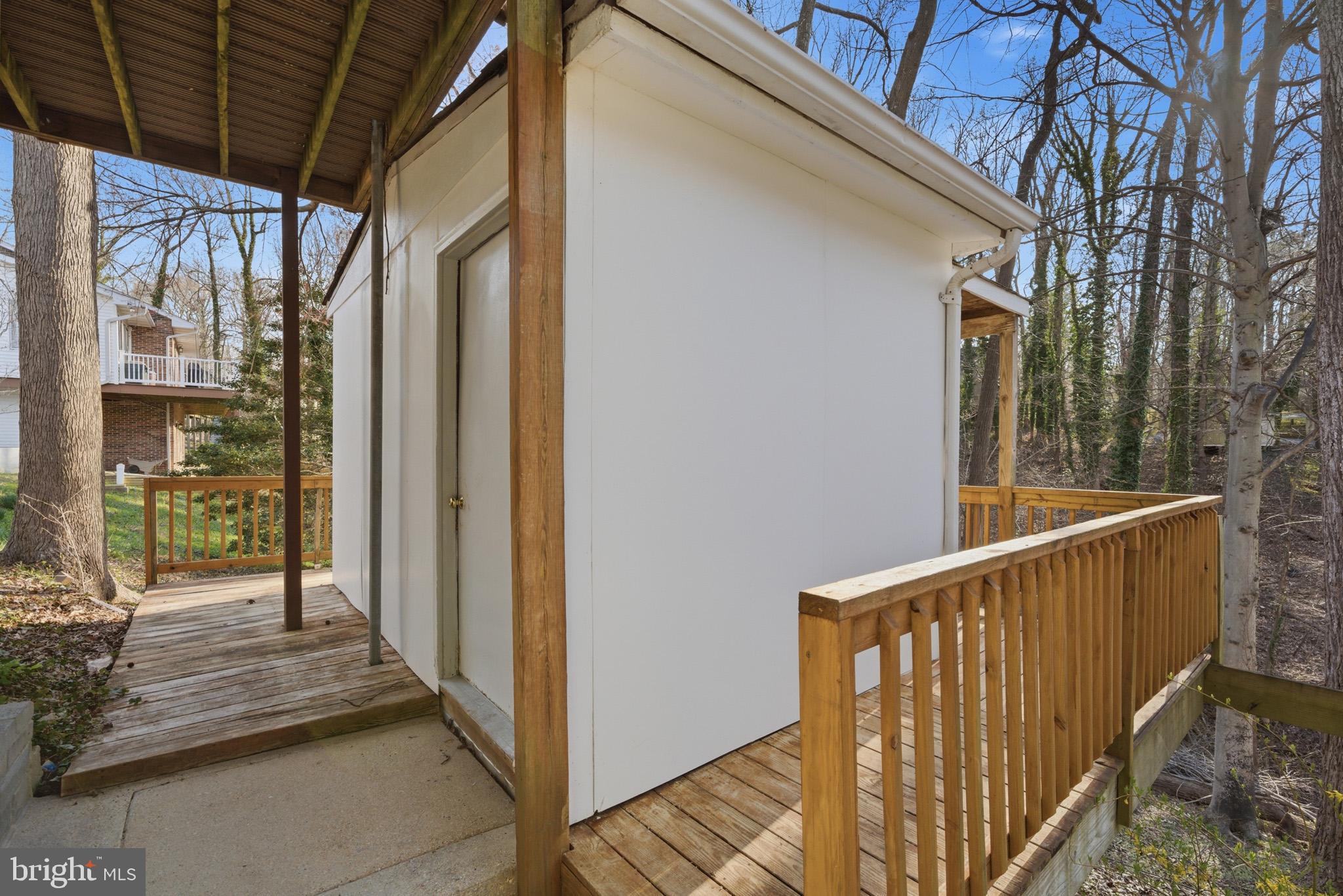 WESTERN SHORES - Residential