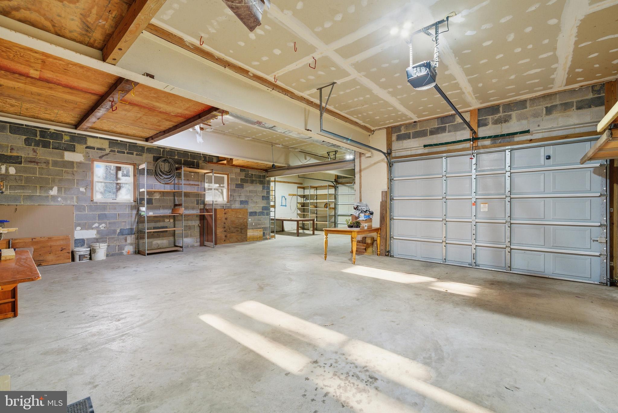 WESTERN SHORES - Residential