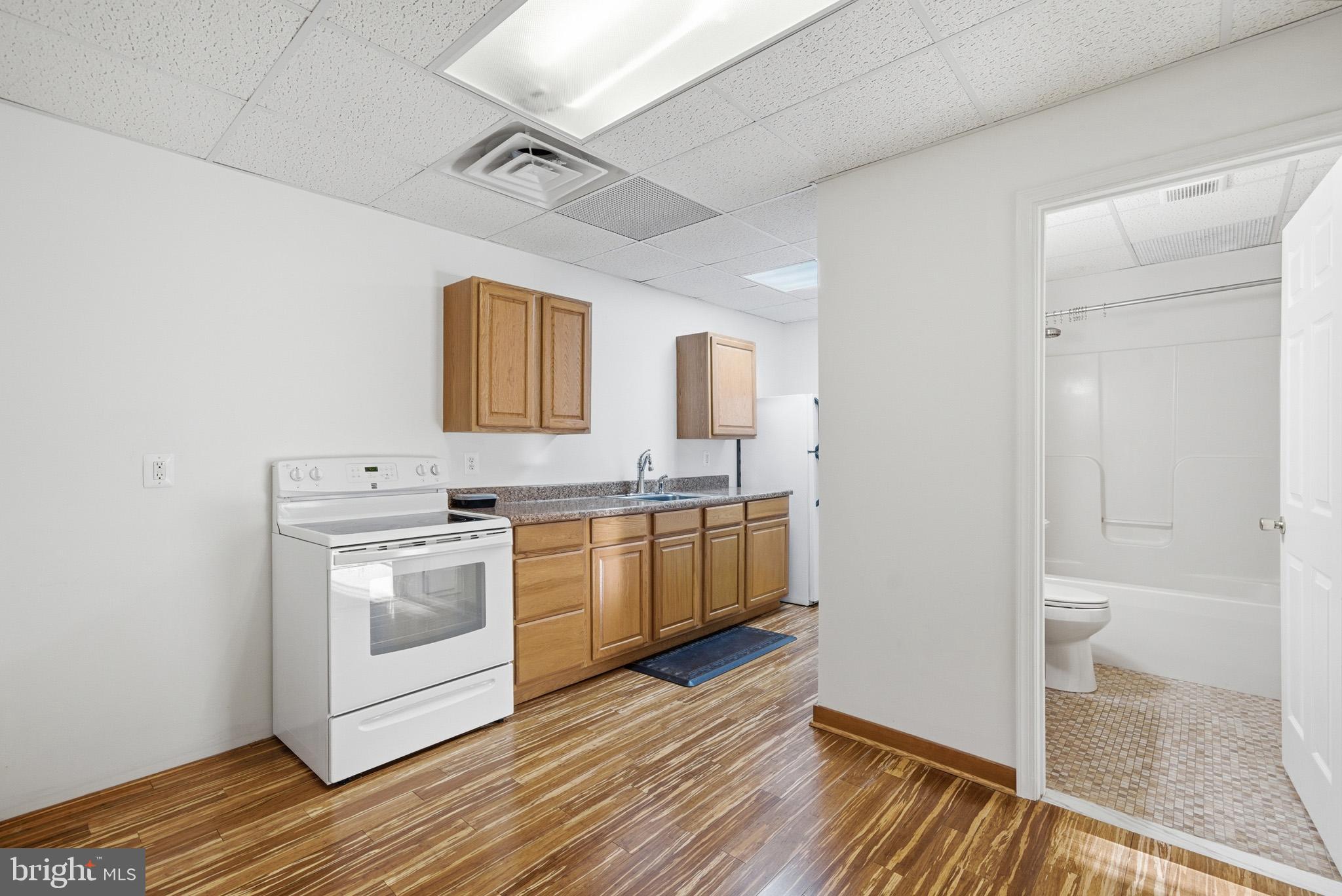 WESTERN SHORES - Residential